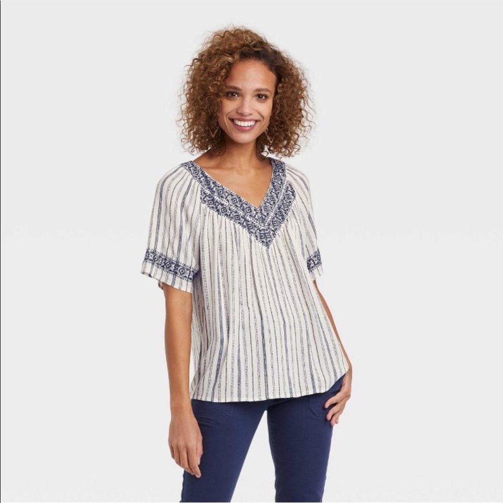 • V-NECK BLOUSE •
